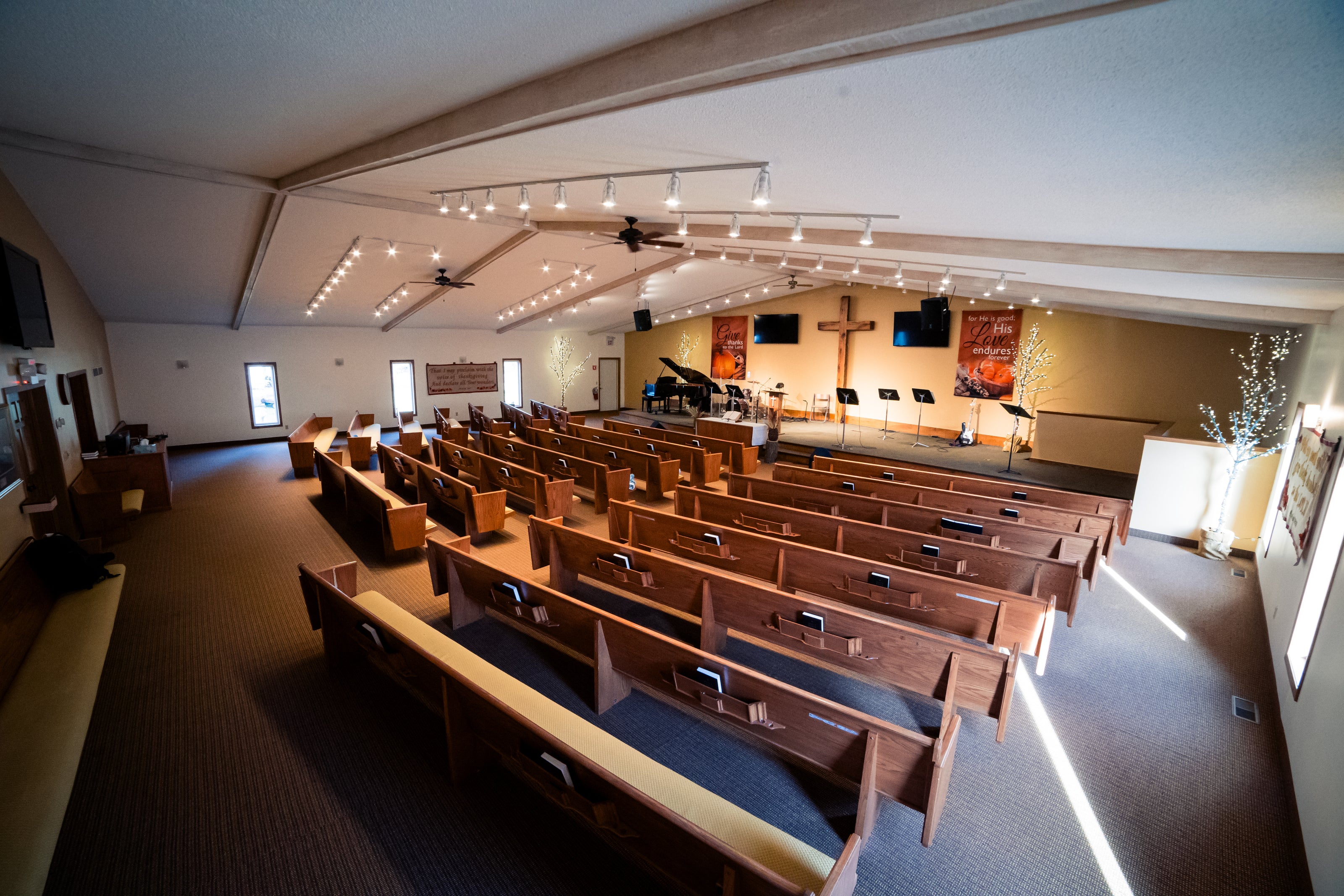 wide angle church sanctuary 